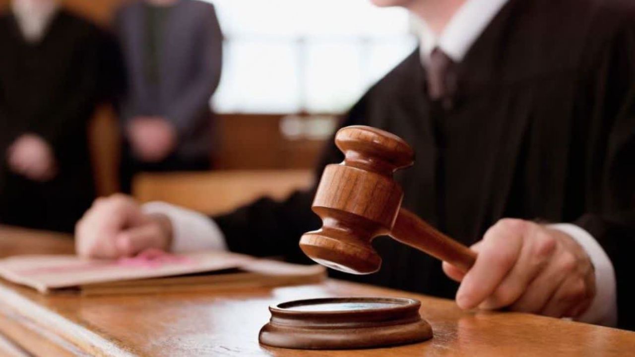 MP News: NEET परिणाम विवाद पर हाई कोर्ट में सुनवाई के बीच अचानक बुझीं लाइटें, जानें इसके पीछे की वजह।