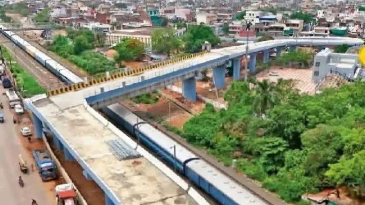 Bhopal ROB Bridge Controversy: भोपाल ROB पुल घोटाले में सात इंजीनियर सस्पेंड, मुख्यमंत्री ने दिखाई सख्ती और तुरंत लिया एक्शन