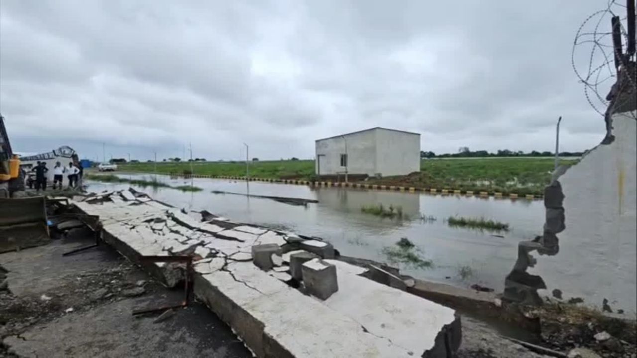 Madhya Pradesh News: पहली ही बारिश में ढही 500 करोड़ की लागत, रीवा एयरपोर्ट बना सवालों के घेरे में