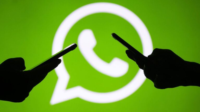 नए रिश्तों की शुरुआत सिर्फ एक इमोजी से! जानिए WhatsApp के Wave फीचर की पूरी कहानी