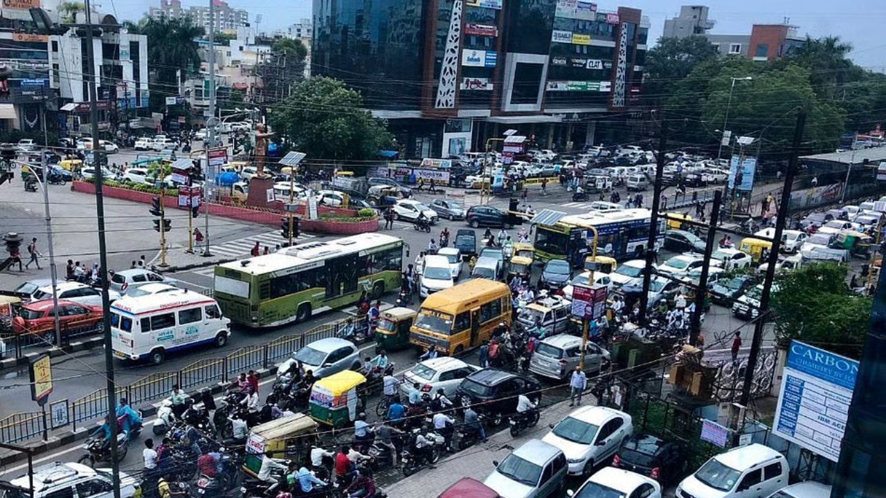 Indore News: तीन इमली बना मौत का चौराहा, इंदौर के ब्लैक स्पॉट्स से हर साल जा रही हैं जानें