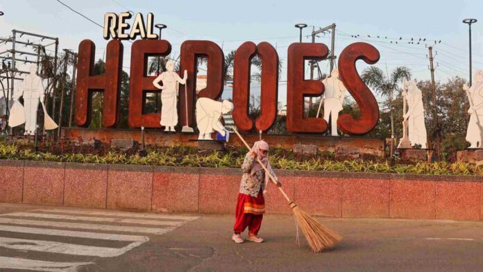 Indore News: इंदौर-सूरत की जंग में कौन बनेगा स्वच्छता का सम्राट? 17 जुलाई को खुलेगा राज