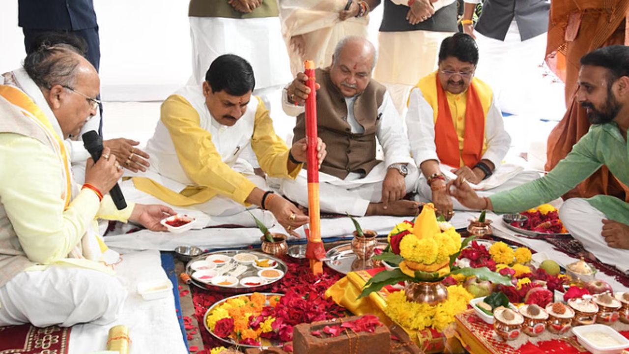 MP News: मुख्यमंत्री मोहन यादव ने किया नये विधायक आवास का भूमिपूजन! सेवाभवन में जनकल्याण पर होगा मनन