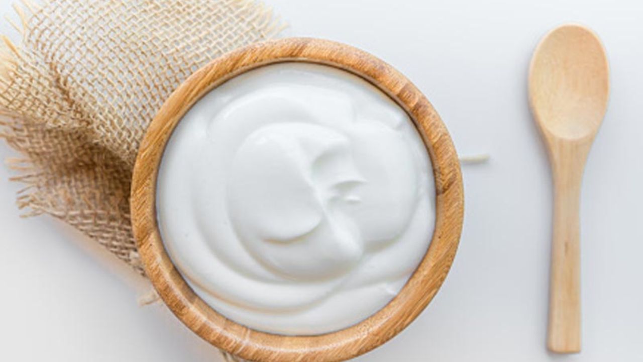 Curd side effects: दही सेहत के लिए फायदेमंद लेकिन ज़रूरत से ज़्यादा नुकसानदेह! जानिए कैसे करें संतुलित सेवन
