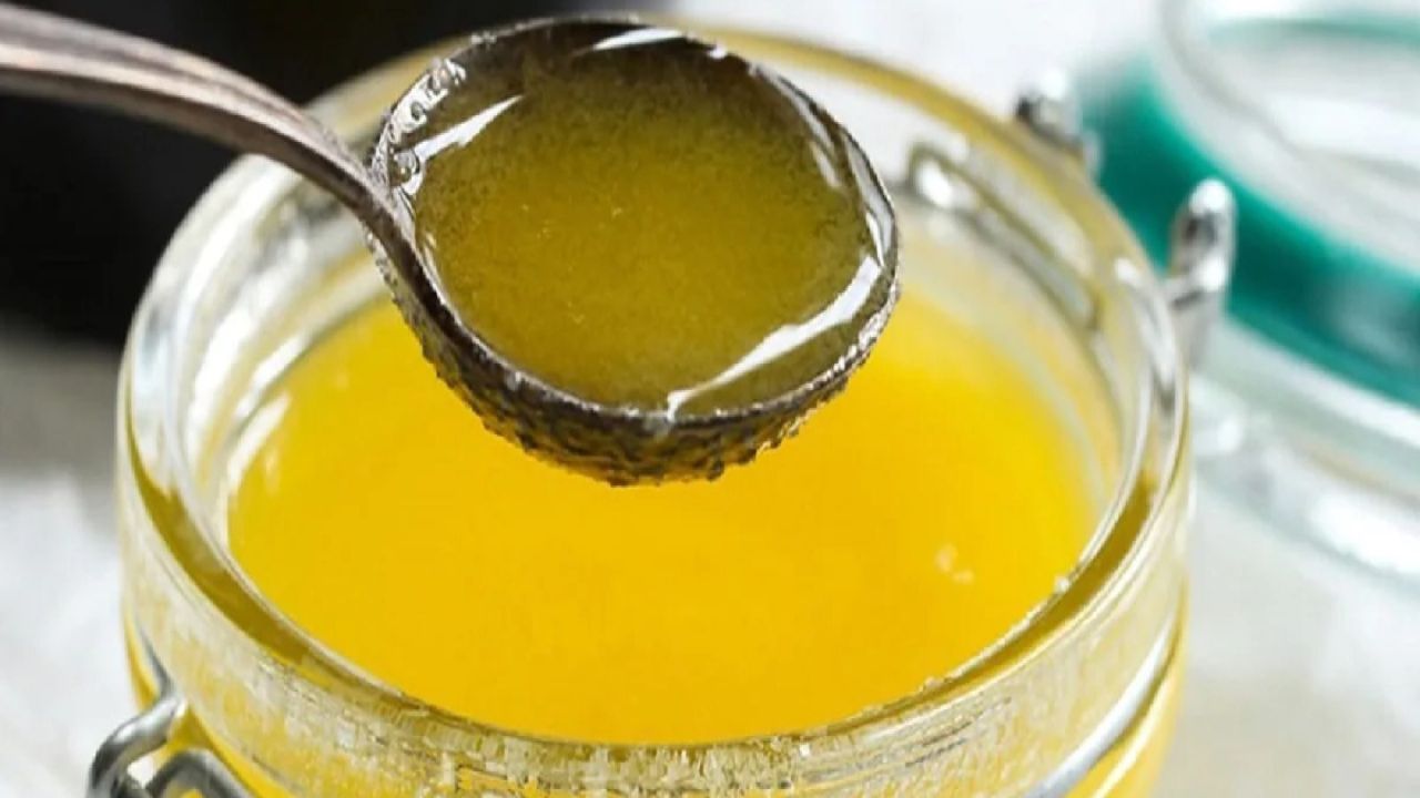 Ghee Benefits: घी से नहीं बढ़ेगा मोटापा बल्कि मिलेगा दमदार दिमाग और मजबूत शरीर! एक चम्मच घी और फायदे ही फायदे 