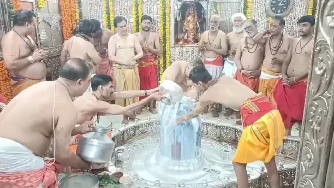 Sawan Third Somwar 2025: उज्जैन में सावन का तीसरा सोमवार! बाबा महाकाल की भस्म आरती में हजारों श्रद्धालुओं की भीड़