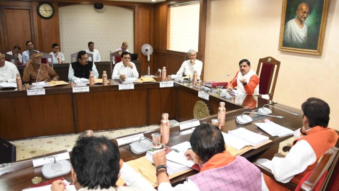 MP News: डाटा सेंटर से बदलेगा मध्यप्रदेश का तकनीकी नक्शा, जानिए क्या है सरकार की योजना