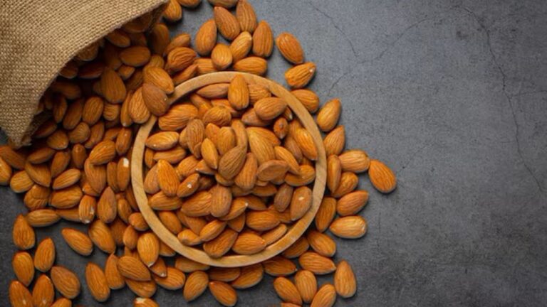 Side Effects Almonds: भीगे बादाम या सूखे बादाम! कौन करता है ज्यादा चमत्कार? जानिए असली राज