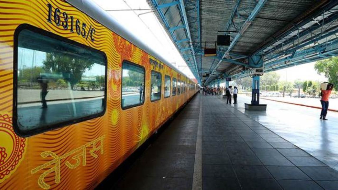 Tejas Express ने खोले इंदौर-मुंबई सफर के नए दरवाज़े! जानिए किराया और रूट