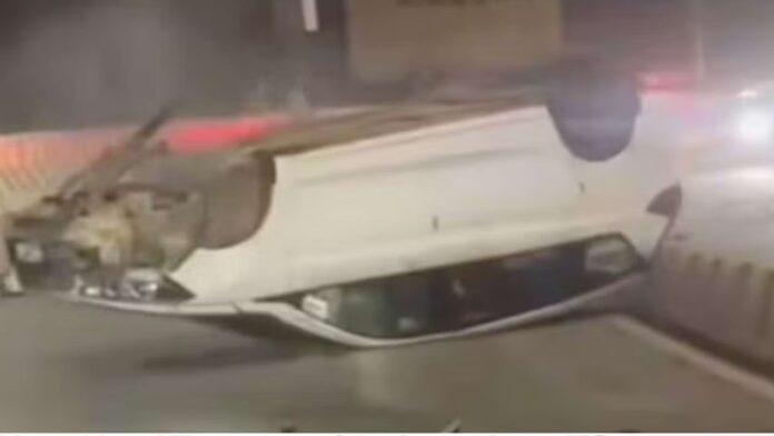 MP News: तेज़ रफ्तार ने ओवरब्रिज पर मौत की घंटी बजाई, उड़े टायर, पलटी कार, वायरल हुआ वीडियो