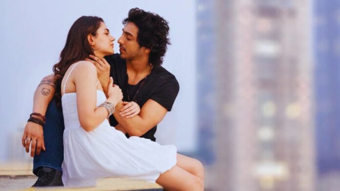 Saiyra Day 2 Collection: 100 करोड़ क्लब की ओर तेज़ी से बढ़ती 'सैयारा', बॉलीवुड को मिला नया सुपरहिट कपल