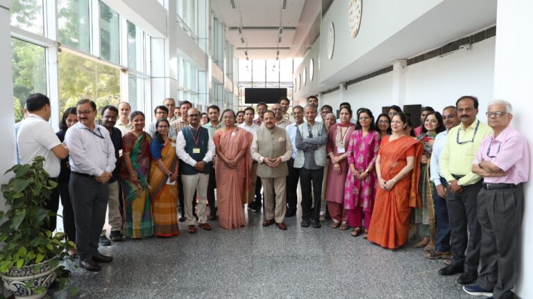 Delhi News: हर भारतीय को मिलेगा उसके DNA के मुताबिक इलाज! शुरू हुई अनोखी स्वास्थ्य क्रांति