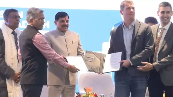 MP news: मुख्यमंत्री डॉ. मोहन यादव अपने स्पेन दौरे के तीसरे दिन बार्सिलोना स्थित Feira de Barcelona Montjuic परिसर पहुंचे। यह मेला यूरोप के सबसे बड़े और प्रमुख व्यापार मेलों में से एक माना जाता है। 1932 में स्थापित यह परिसर सांस्कृतिक और वास्तुशिल्प दृष्टि से बेहद महत्वपूर्ण Montjuic क्षेत्र में स्थित है। सीएम ने यहां स्पेन के Smart City मॉडल को करीब से देखा और समझा कि किस तरह शहरी विकास में तकनीक का इस्तेमाल किया जा सकता है।