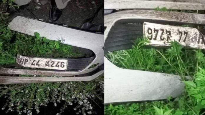 Himachal Pradesh Car Accident: चलती कार पर गिरा विशाल पत्थर, 500 मीटर गहरी खाई में गिरने से एक ही परिवार के 6 लोगों की मौत