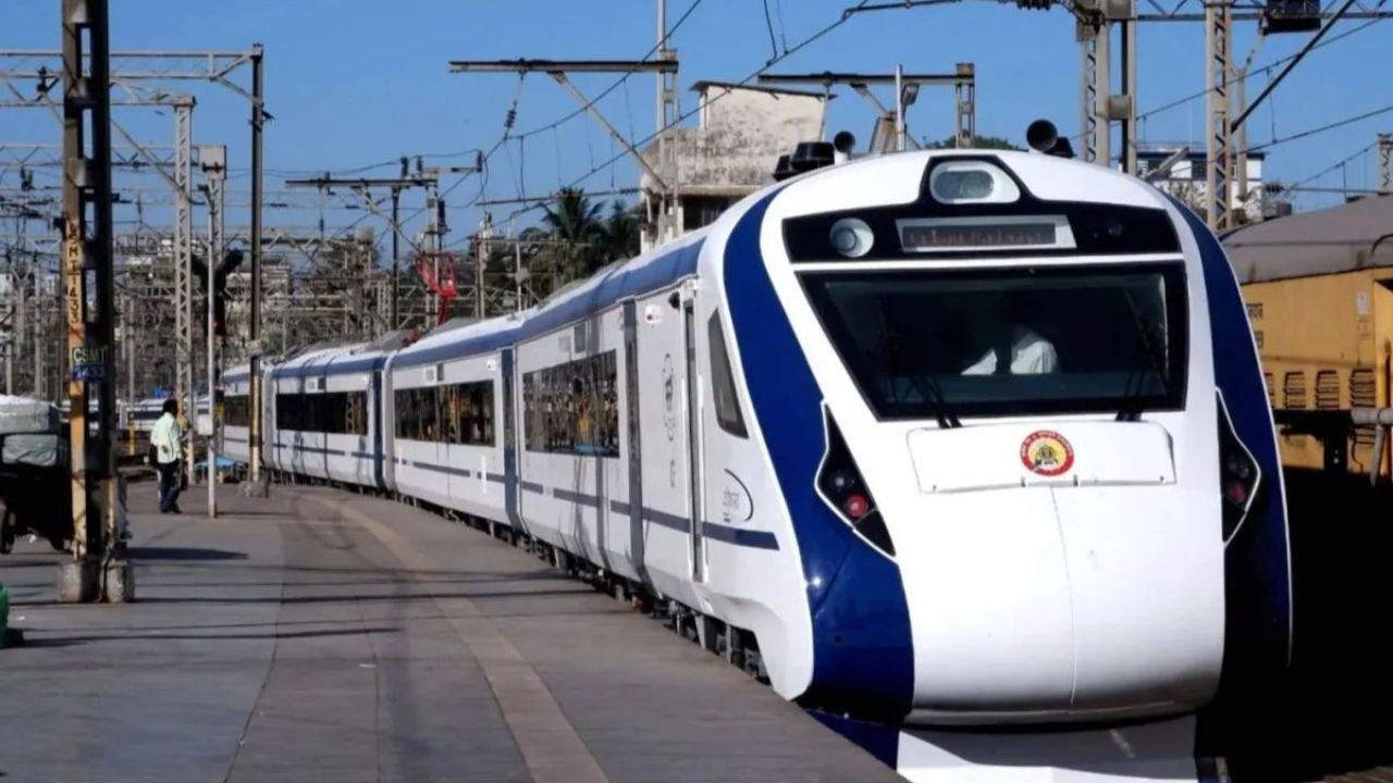 PM Modi देंगे बेंगलुरु से तीन नई Vande Bharat Express Trains की सौगात! मेट्रो येलो लाइन को भी मिलेगी हरी झंडी