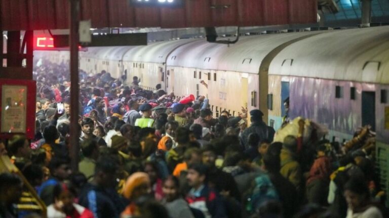 New Delhi Railway Station Stampede: नई दिल्ली रेलवे स्टेशन पर भगदड़ की रिपोर्ट आई सामने! हाई लेवल जांच ने बताई असली वजह