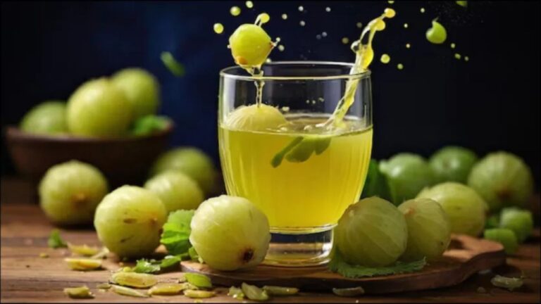 Amla water: वज़न घटाना अब हुआ आसान, सुबह-सुबह पीजिए आंवला पानी और देखिए फर्क