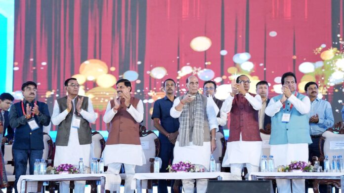 MP News: मध्य प्रदेश में रक्षा मंत्री राजनाथ सिंह का जोरदार स्वागत! राजनाथ सिंह ने मध्यप्रदेश के उमरिया में BEML रेल कोच यूनिट का शिलान्यास किया