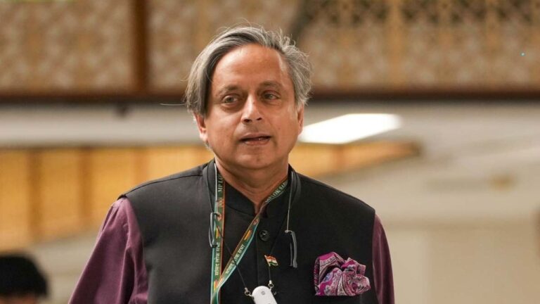 Shashi Tharoor को राहत, सुप्रीम कोर्ट ने ट्रायल कोर्ट की कार्यवाही पर लगाई रोक, अगली सुनवाई 15 सितंबर को!