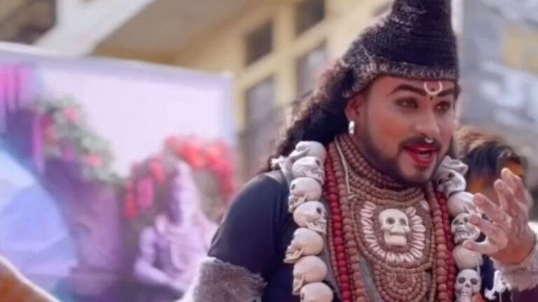 MP News: रीवा में महाशिवरात्रि पर निकली भव्य शिव बारात, 31 फीट त्रिशूल ने सबका ध्यान खींचा