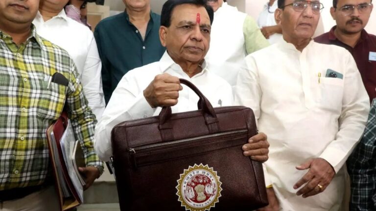 MP budget2026 Public Demand: बालाघाट के लोग बोले, इस बार बजट में कर छूट और महंगाई पर ध्यान दें