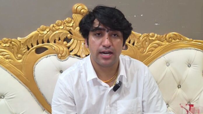 MP News: पंडित धीरेंद्र कृष्ण शास्त्री का वायरल वीडियो लड़कियों के लिए मार्गदर्शन बन गया