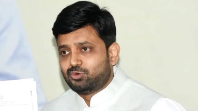 इस्तीफे के पीछे Hemant Katare ने पारिवारिक जिम्मेदारियों और समय की कमी बताई