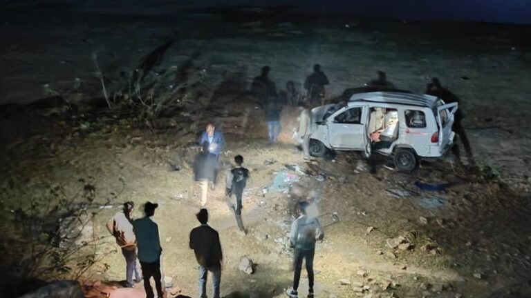MP News: मध्य प्रदेश में SUV और ट्रक दुर्घटना में छह की दर्दनाक मौत और सात गंभीर घायल