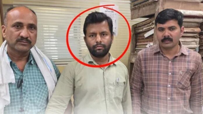 MP News: भोपाल लोकायुक्त ने डाटा एंट्री ऑपरेटर को ₹5,000 रिश्वत लेते रंगे हाथों किया गिरफ्तार