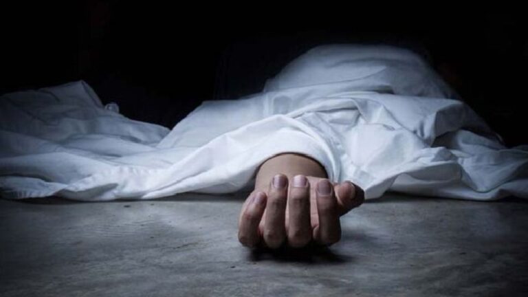 MP News: इंदौर जिला अस्पताल की मर्चुरी में शव सड़ने से उठे मानवता पर गंभीर सवाल