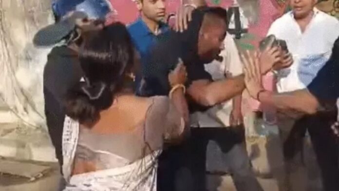 MP News: इंदौर में आर्मी मेजर की कार से हादसा, गुस्साई मां ने सड़क पर की पिटाई