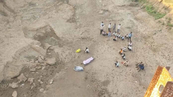 MP News: कोलारस में वृद्ध के अंतिम संस्कार को रोका गया, प्रशासन की उदासीनता ने बढ़ाई चिंता