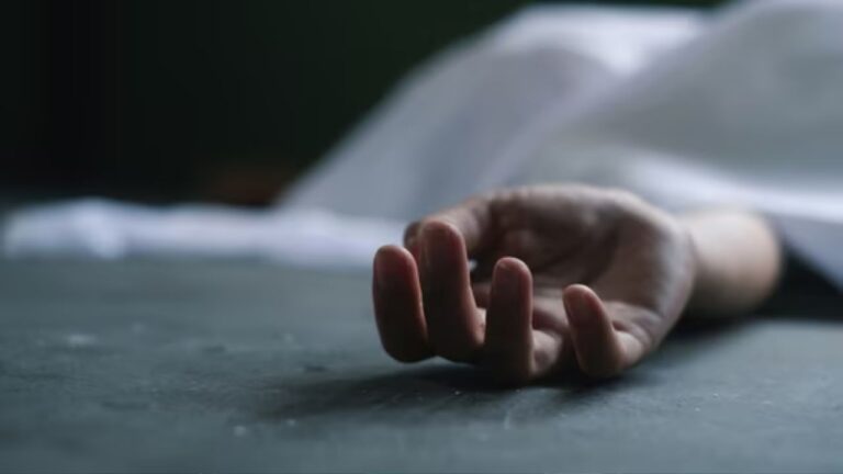 MP News: ग्वालियर में 15 साल की छात्रा ने फांसी लगाई, पिता दुबई से लौटे तीन दिन बाद