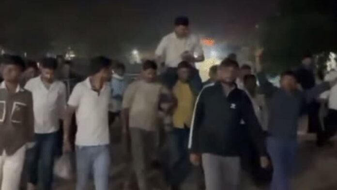 MP News: पुलिस लाइन में अटैच हुए टीआई दर्शन लाल शुक्ला, वायरल वीडियो ने मचाई हलचल