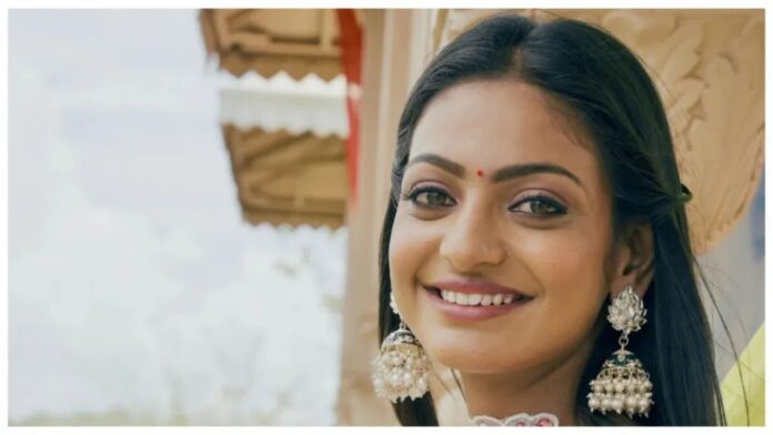 MP News: महाकुंभ वायरल गर्ल मोनालिसा को मिली जान से मारने की धमकी. वीडियो ने मचाई सनसनी