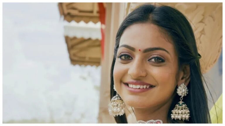 MP News: महाकुंभ वायरल गर्ल मोनालिसा को मिली जान से मारने की धमकी. वीडियो ने मचाई सनसनी