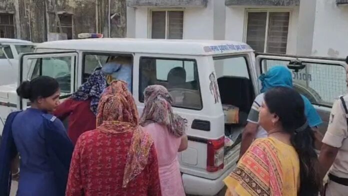 MP News: छह दिन की बच्ची एक लाख, ब्यूटी पार्लर की आड़ में चल रहा था बच्चों की खरीद फरोख्त का रैकेट