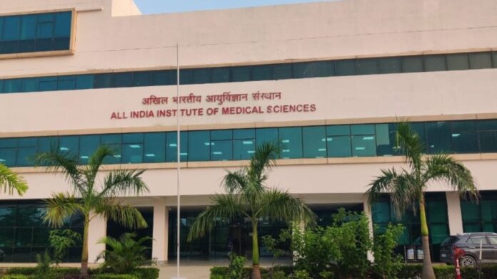 MP News: AI से लैस हेलमेट बनाएगा इतिहास, दांत और जबड़े की जांच अब होगी आसान