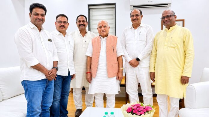 MP News: राज्यसभा चुनाव से पहले कांग्रेस विधायकों की मुलाकात से मचा सियासी भूचाल