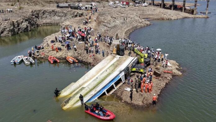 MP News: नर्मदा क्वीन हादसा लाइफ जैकेट लापरवाही से बढ़ा मौत का आंकड़ा