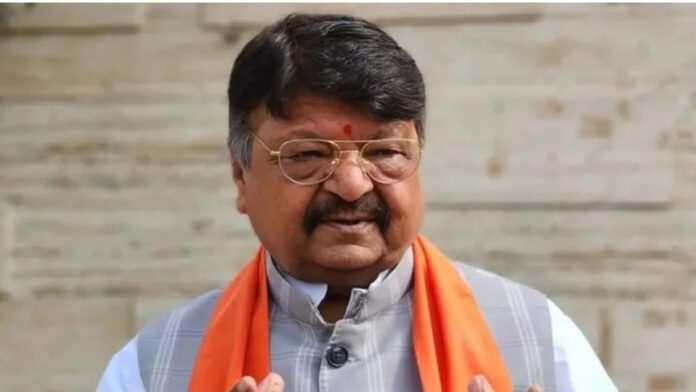 MP News: चुनाव आयोग ने अनियमितताओं के बाद 15 बूथों पर दोबारा मतदान कराया