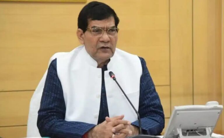 बिना जानकारी बिजली महंगी क्यों की? UPPCL पर भड़के ऊर्जा मंत्री ए.के. शर्मा, चेयरमैन को लिखा कड़ा पत्र