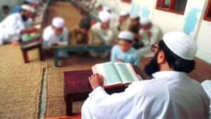 MP news: मदरसे के रिकॉर्ड में बड़ा खेल 37 छात्राएं और सौ बच्चियों का रहस्य खुला