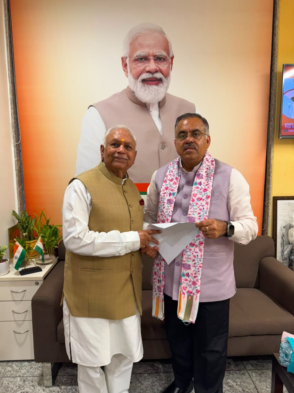 तरुण चुग ने पूर्व केंद्रीय मंत्री सुरेश पचौरी के अनुरोध और भोपालवासियों की लंबे समय से चली आ रही मांग पर रेल मंत्री अश्विनी वैष्णव को लिखा पत्र