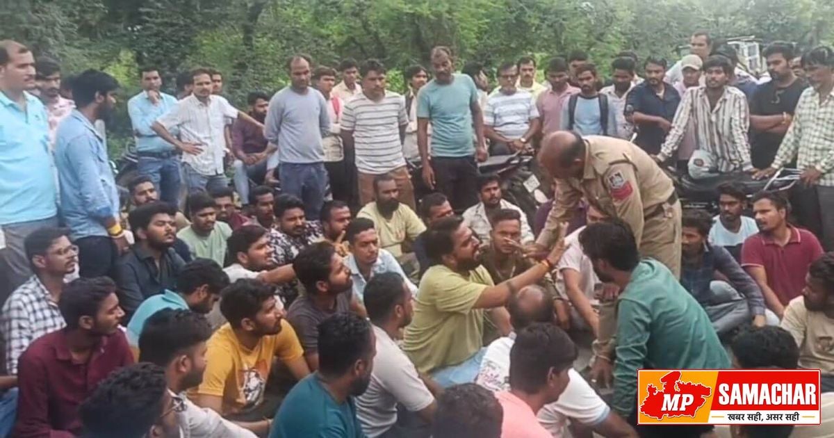 नीमच: सड़क हादसे के बाद थाने से जब्त ट्रैक्टर गायब, ग्रामीणों का फूटा गुस्सा