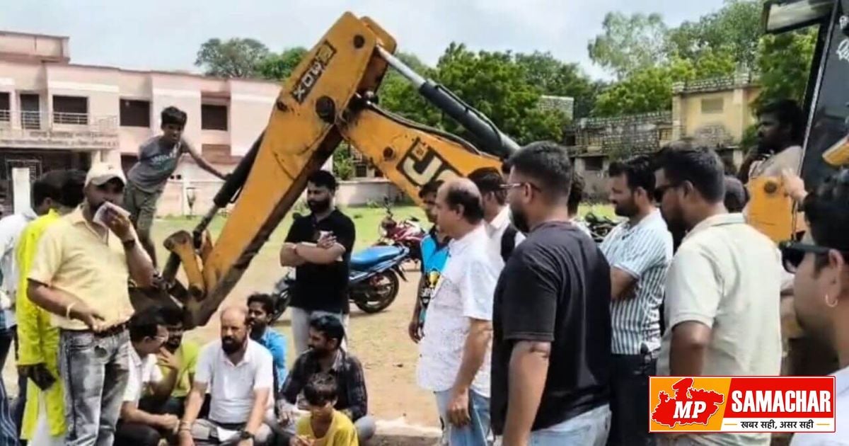 नीमच: ऐतिहासिक ‘लाल माटी’ ग्राउंड पर स्कूल निर्माण को लेकर विरोध, प्रशासन ने दी सफाई