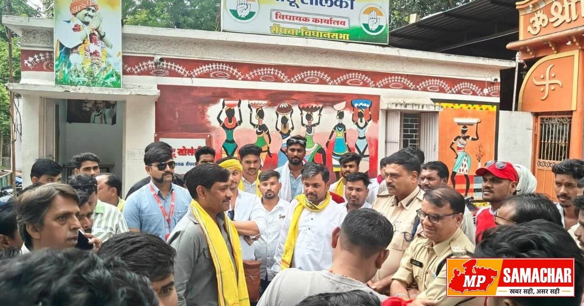 बड़वानी: बीईओ के खिलाफ प्रदर्शन में शामिल होने जा रहे विधायक को पुलिस ने रोका