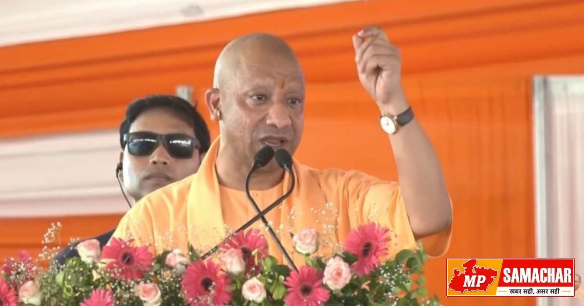 मनुस्मृति विवाद: योगी आदित्यनाथ ने राहुल गांधी को दी वेद और पुराण पढ़ने की सलाह