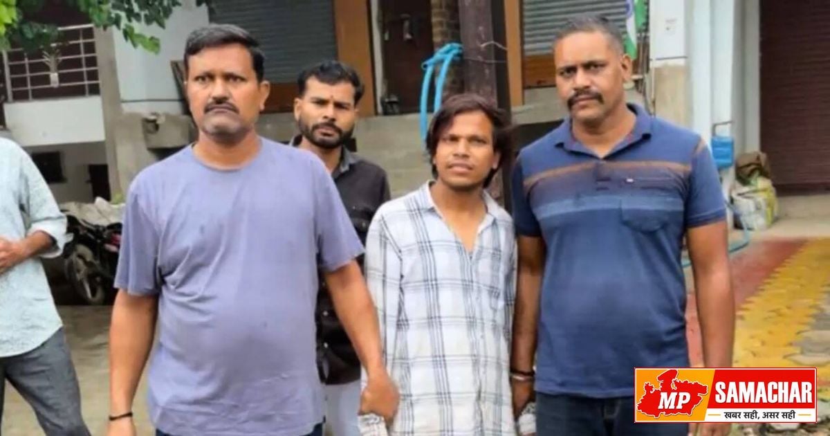 भिंड: जमीन नामांतरण के नाम पर रिश्वत लेते पटवारी को लोकायुक्त ने दबोचा
