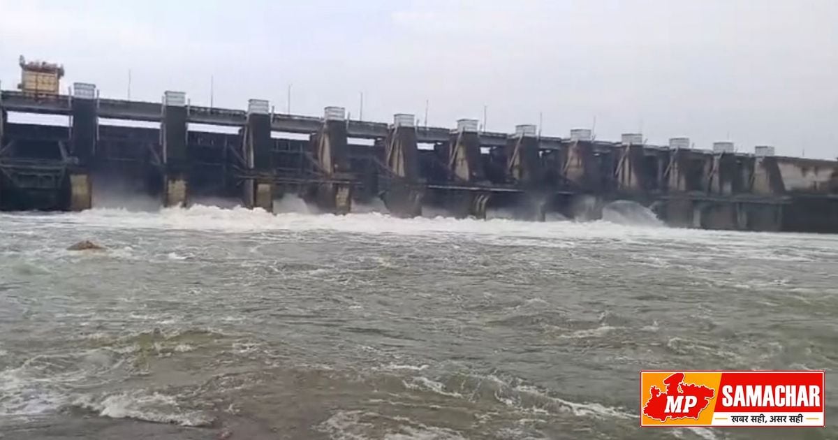 छतरपुर: बान सुजारा बांध के आठ गेट खुले, धसान नदी के तटीय इलाकों में प्रशासन का अलर्ट